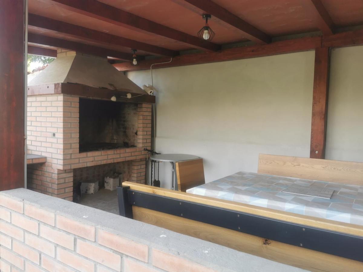 Apartmani Viktorija فاجانا المظهر الخارجي الصورة