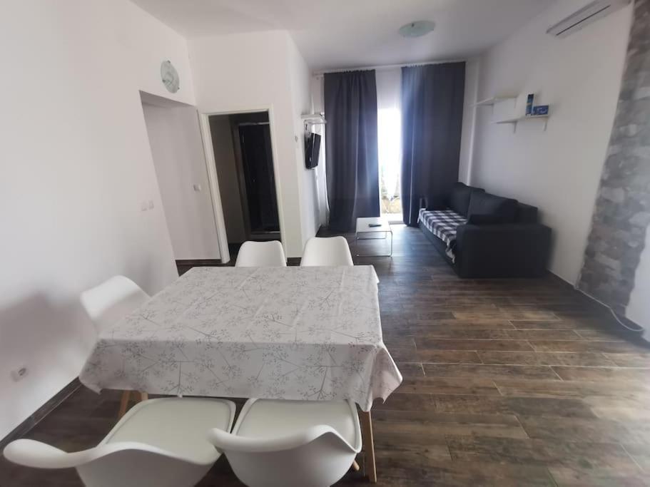 Apartmani Viktorija فاجانا المظهر الخارجي الصورة